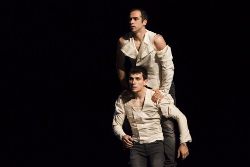 CNB uma coisa em forma de  assim Abril 2011